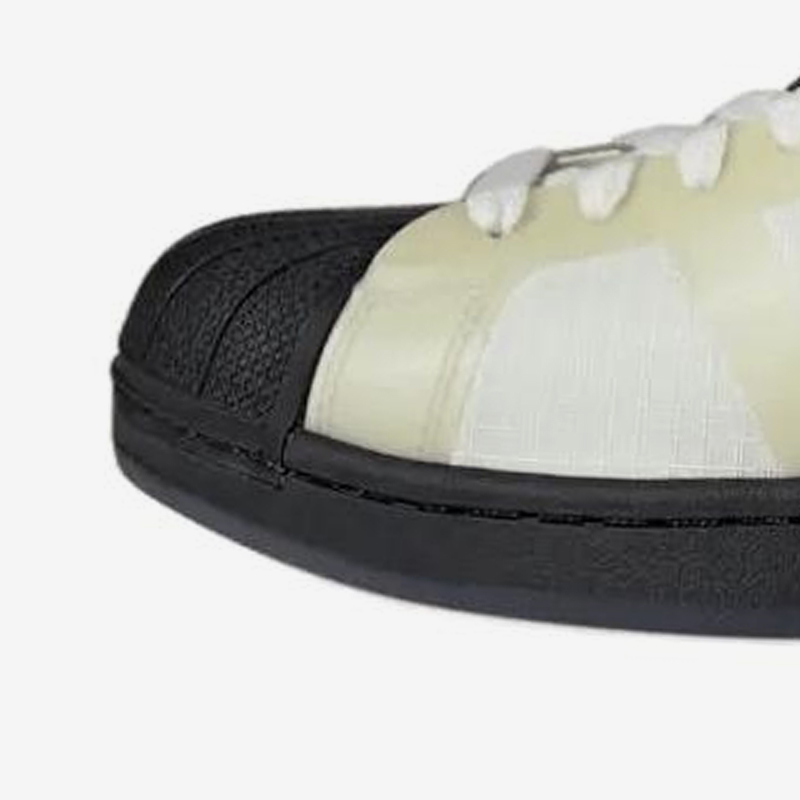 アディダス純正 SUPERSTAR 新型ベージュとブラックの - Adidas Shoes Superstar のレビューと価格